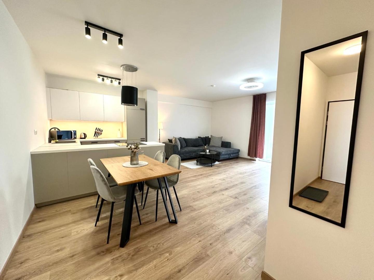 2 Room Apartment, New Building, Balcony, 208 Rovinka Dış mekan fotoğraf