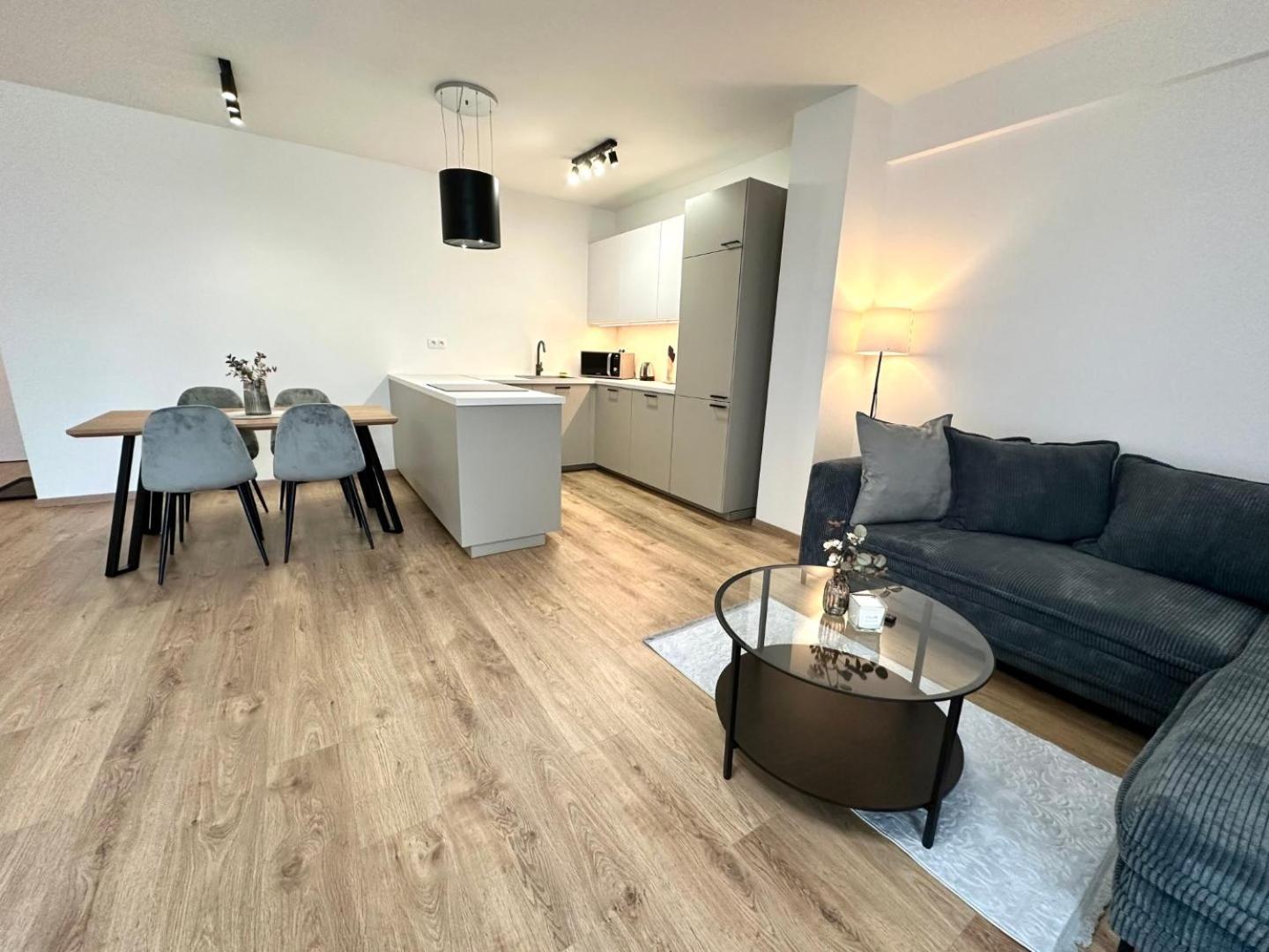 2 Room Apartment, New Building, Balcony, 208 Rovinka Dış mekan fotoğraf